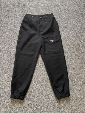 Prada Silver Logo Black Cargo Pocket Cropped Ankle Pants 36 XS 2 4